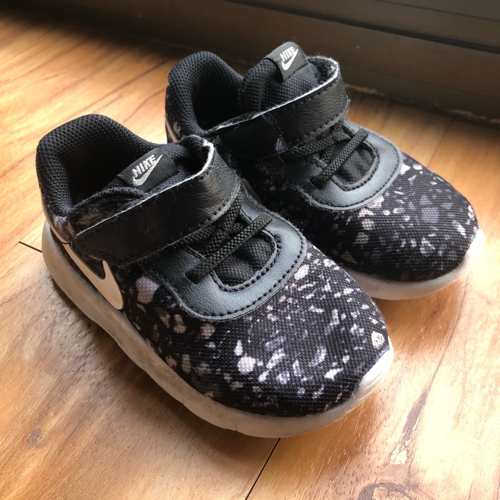 Nike Toddler Tanjun Running Shoes 7M